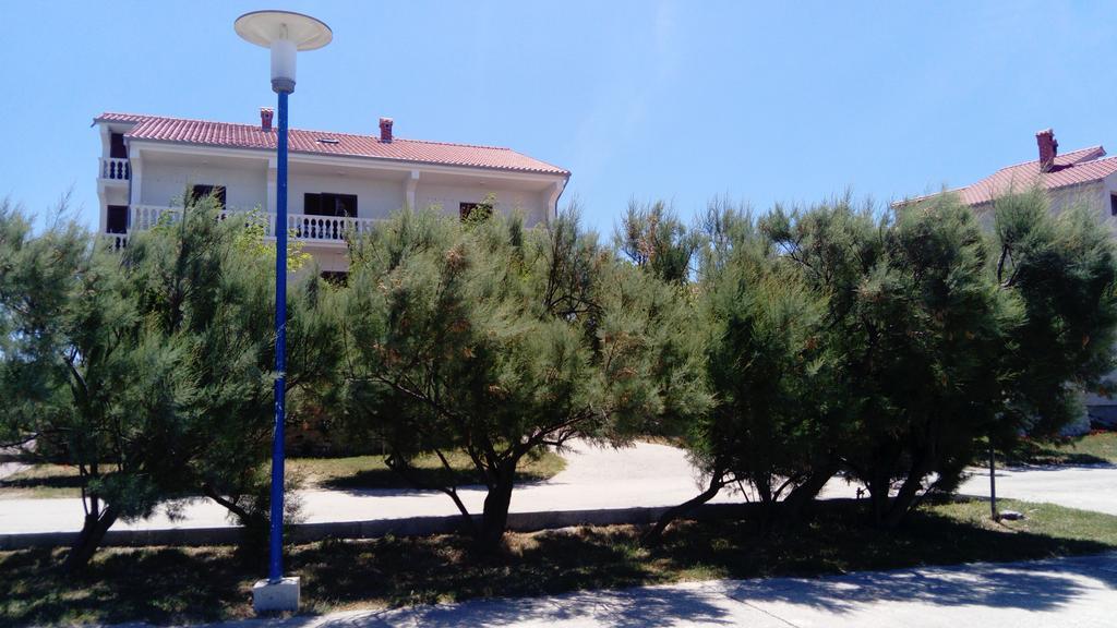 Apartments Branko 宁 外观 照片